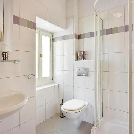 Sherpa By Guide Stranici kod Lovreca